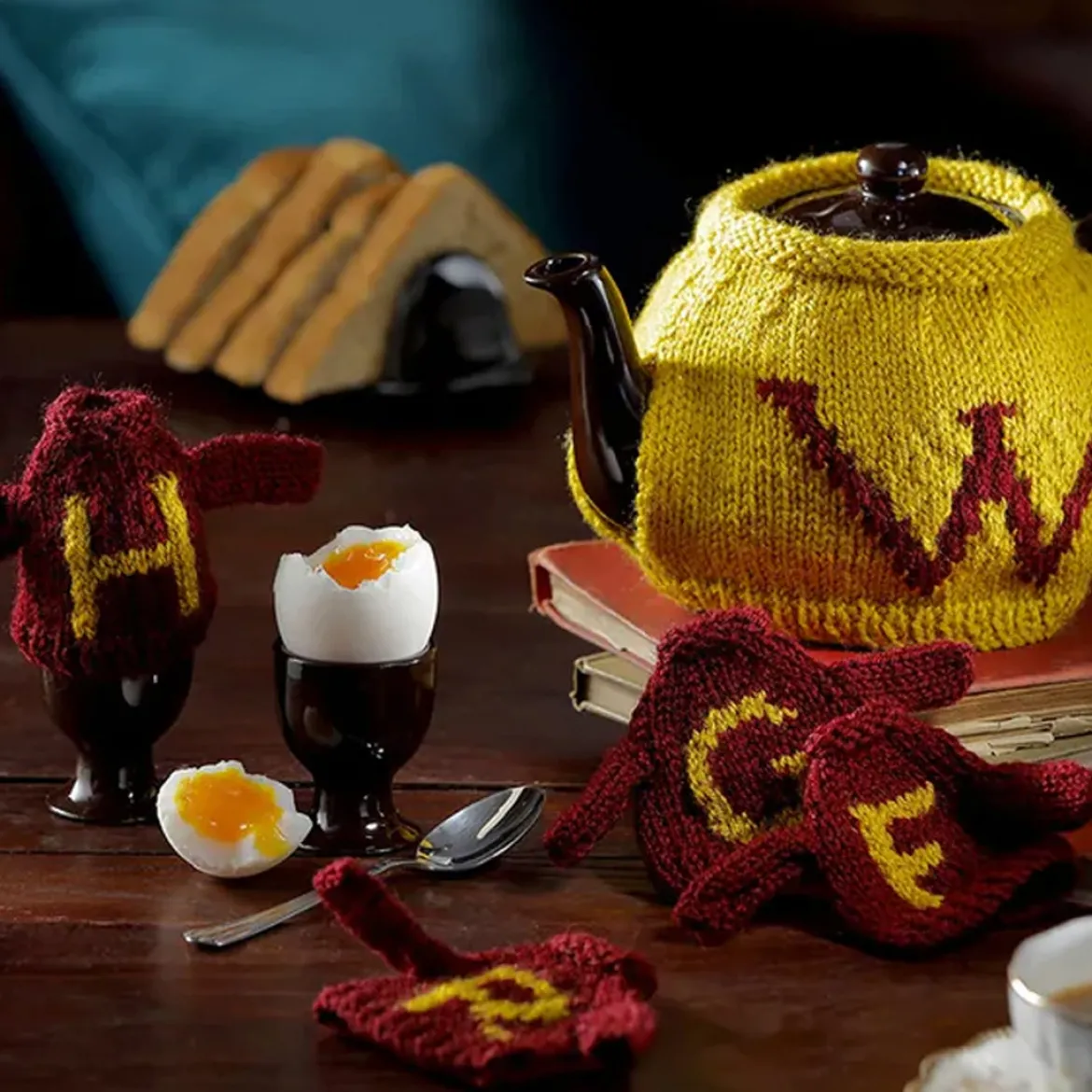 Eaglemoss Harry Potter Weasley Tea & Egg Cosy Knit Kit