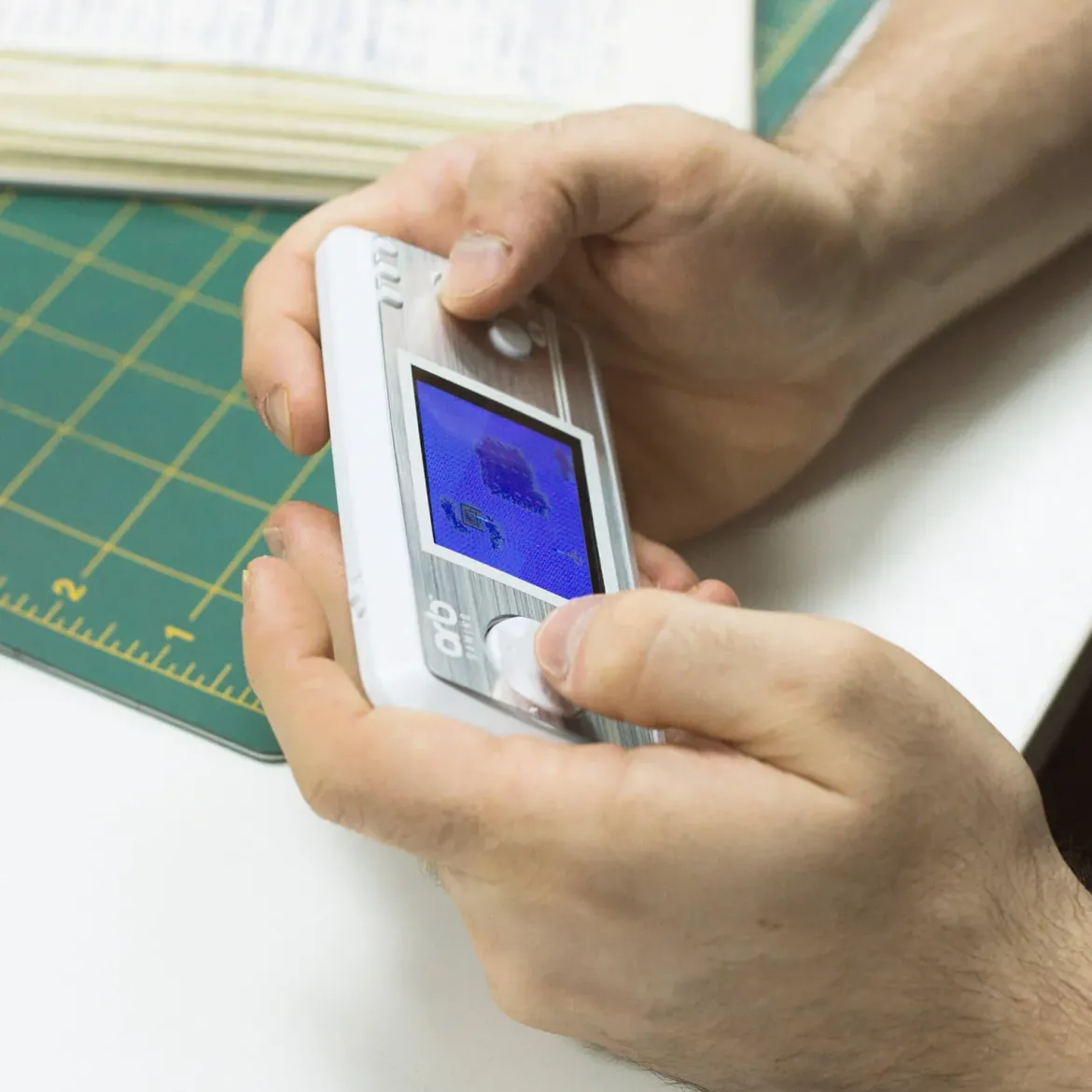 ORB-HANDHELD CONSOLE 2
