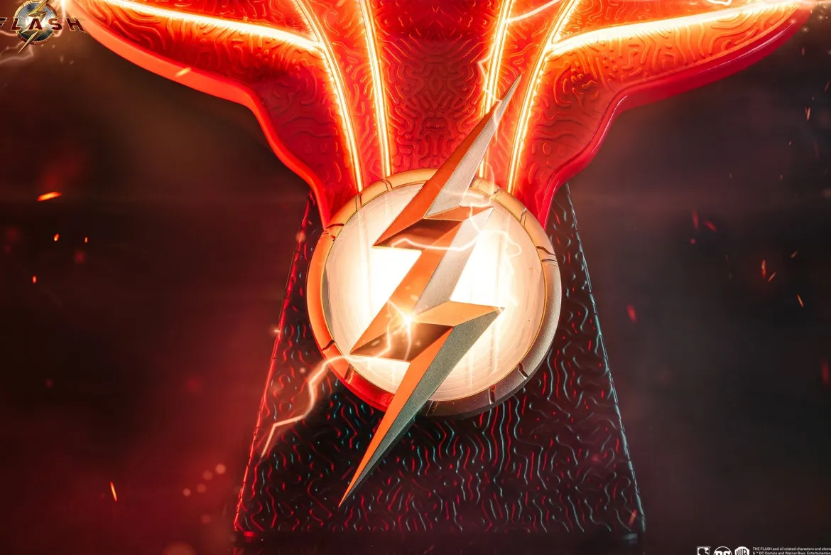PureArts The Flash Movie The Flash 11 Scale Cowl Replica